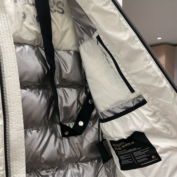 White Moose Knuckles - Picture 7 of 7